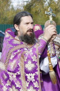 Настоятель Крестовоздвиженской церкви иерей, священник Иоанн Пушкарёв