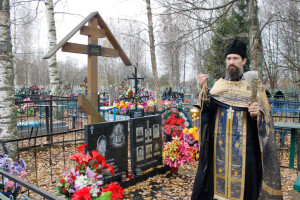 На могиле ктитора Марии Алексеевны Поляковой